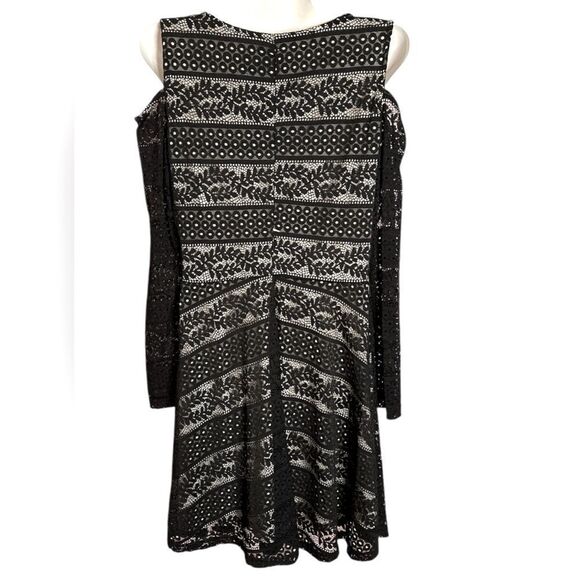 Mystree Black & Nude Fit and Flare Cold Shoulder Dress NWT - Picture 4 of 6